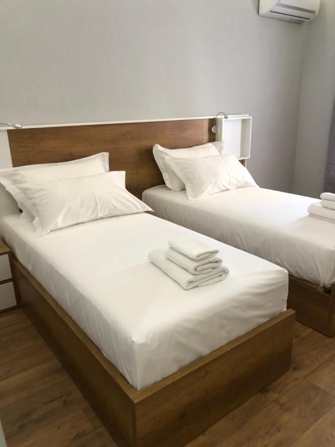 Andys Rooms Hotel Тирана Екстер'єр фото