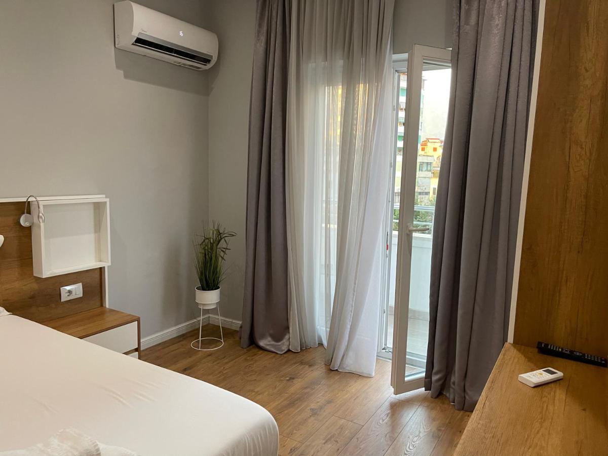 Andys Rooms Hotel Тирана Екстер'єр фото