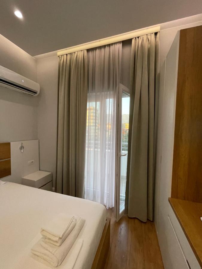 Andys Rooms Hotel Тирана Екстер'єр фото