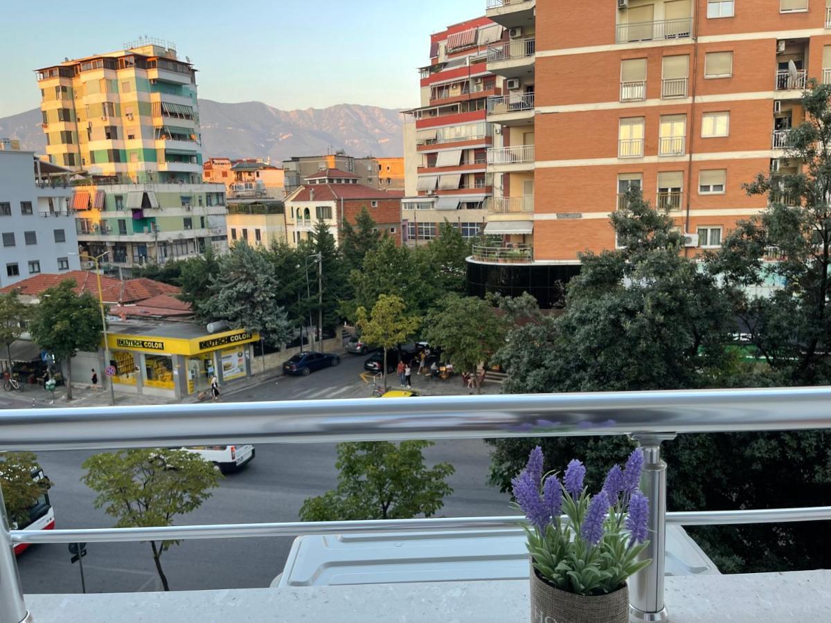 Andys Rooms Hotel Тирана Екстер'єр фото