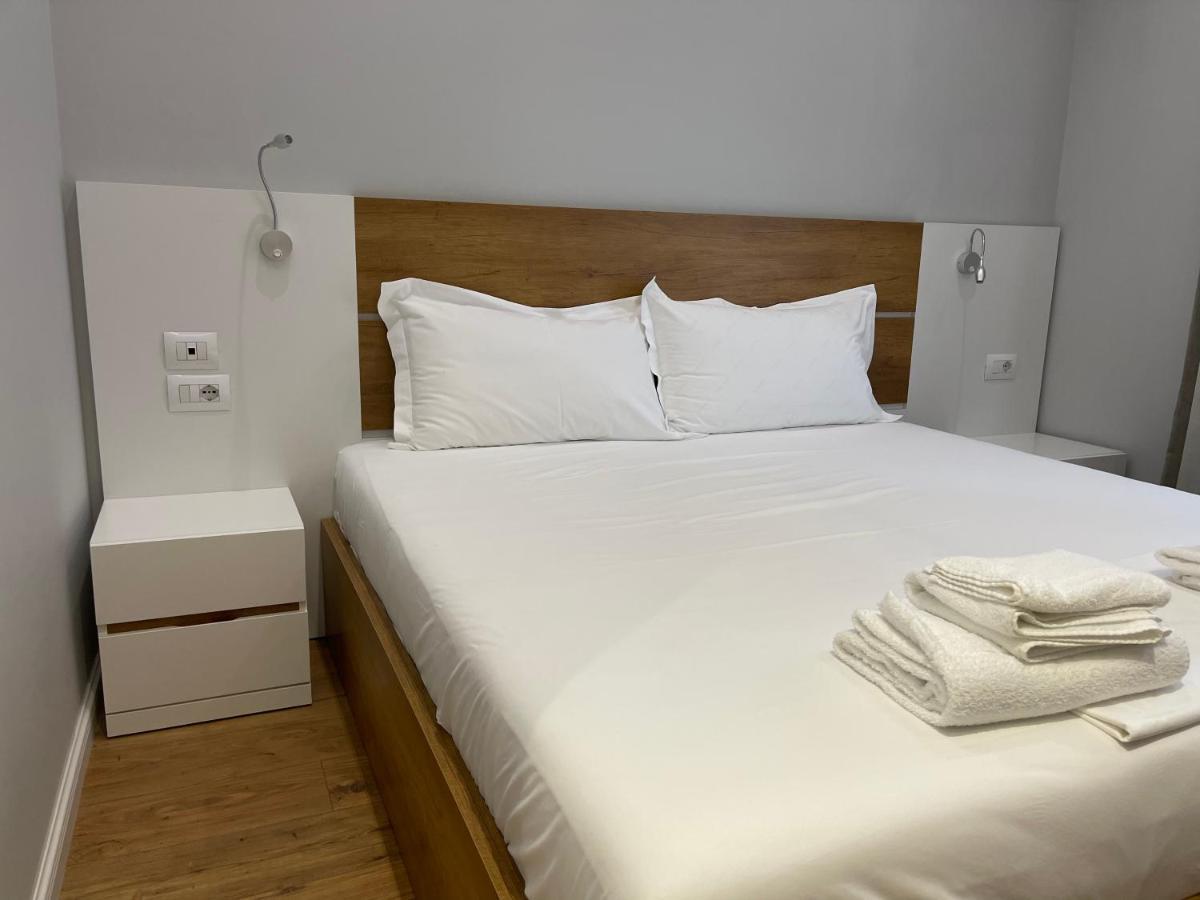 Andys Rooms Hotel Тирана Екстер'єр фото
