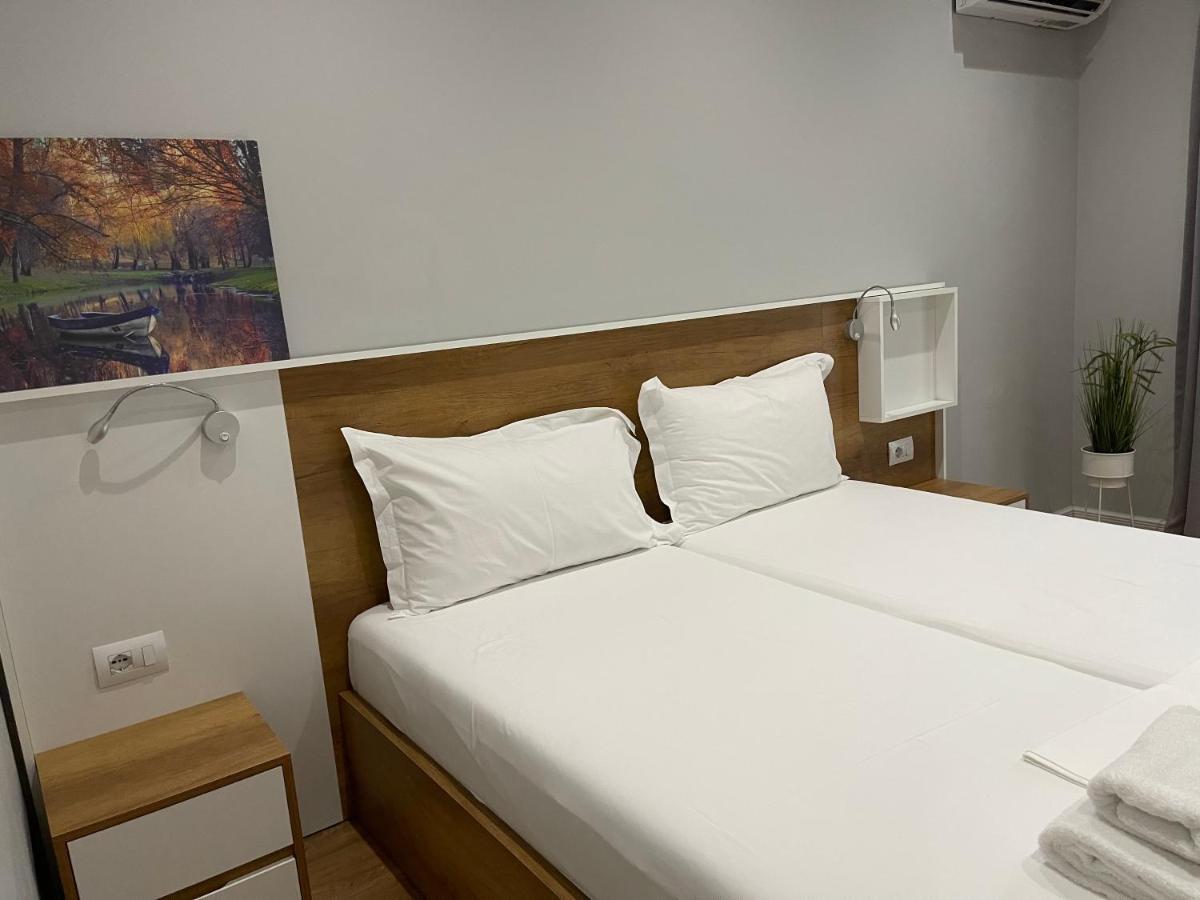 Andys Rooms Hotel Тирана Екстер'єр фото