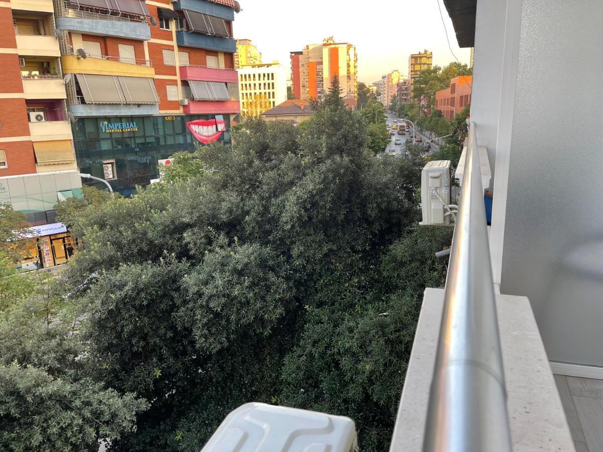 Andys Rooms Hotel Тирана Екстер'єр фото