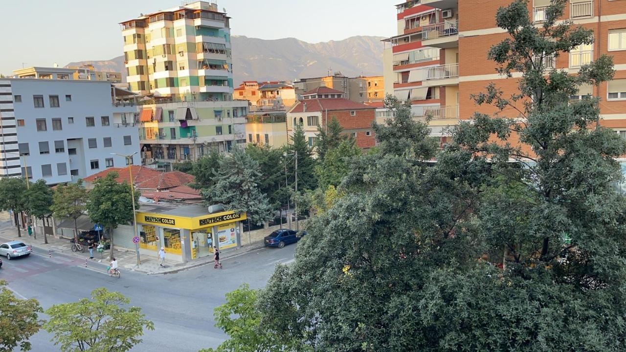 Andys Rooms Hotel Тирана Екстер'єр фото