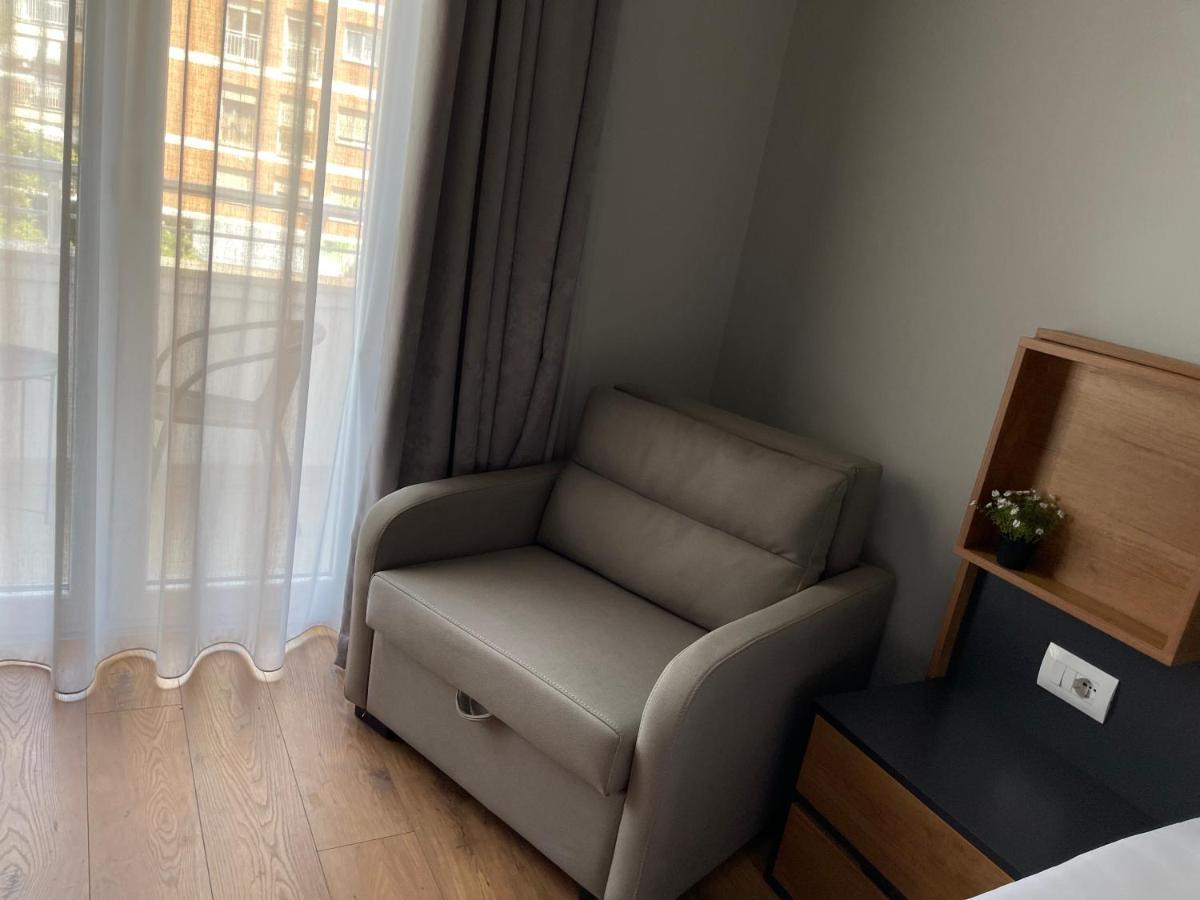 Andys Rooms Hotel Тирана Екстер'єр фото