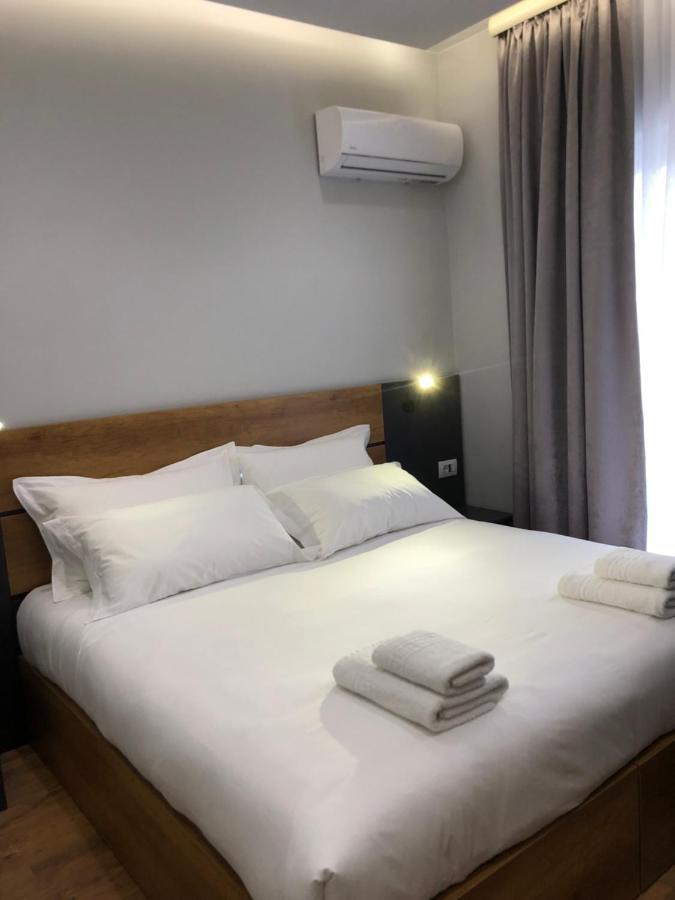Andys Rooms Hotel Тирана Екстер'єр фото